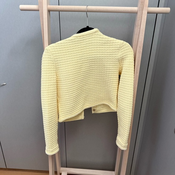 Textured Knit Jacket in Yellow
self-portrait - Picture 4 of 6